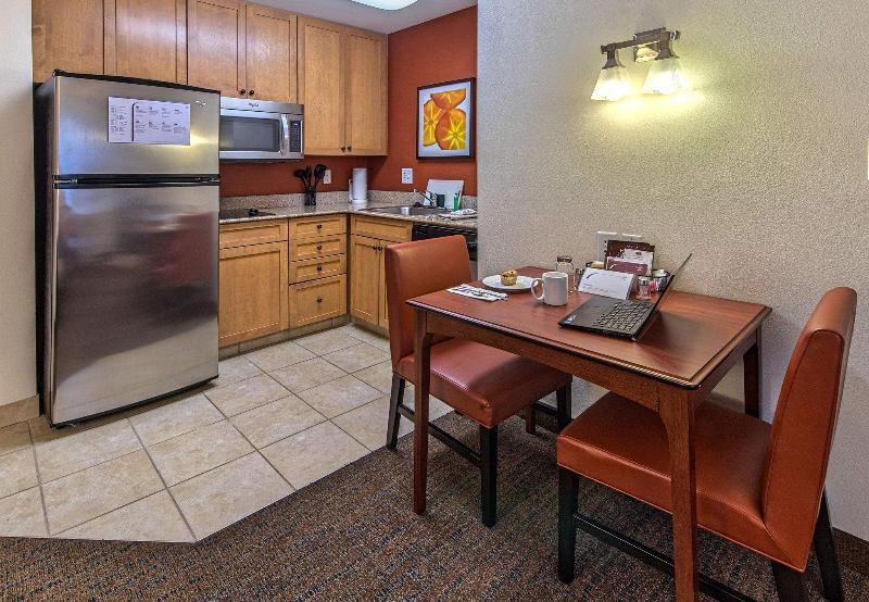By Marriott Cross Creek Hotel 3*