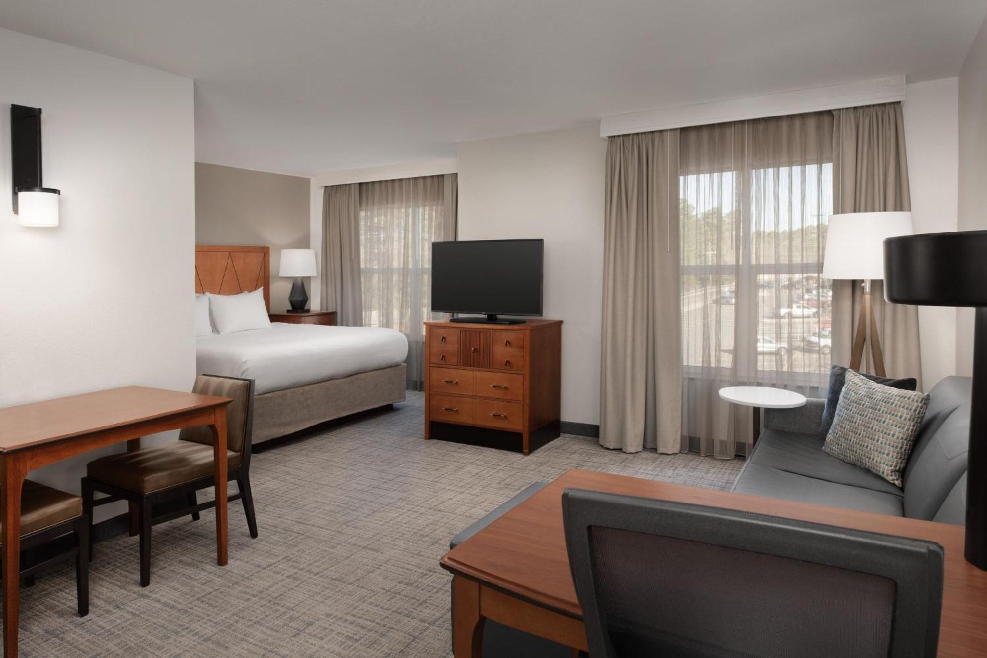Hotel By Marriott Cross Creek 3*